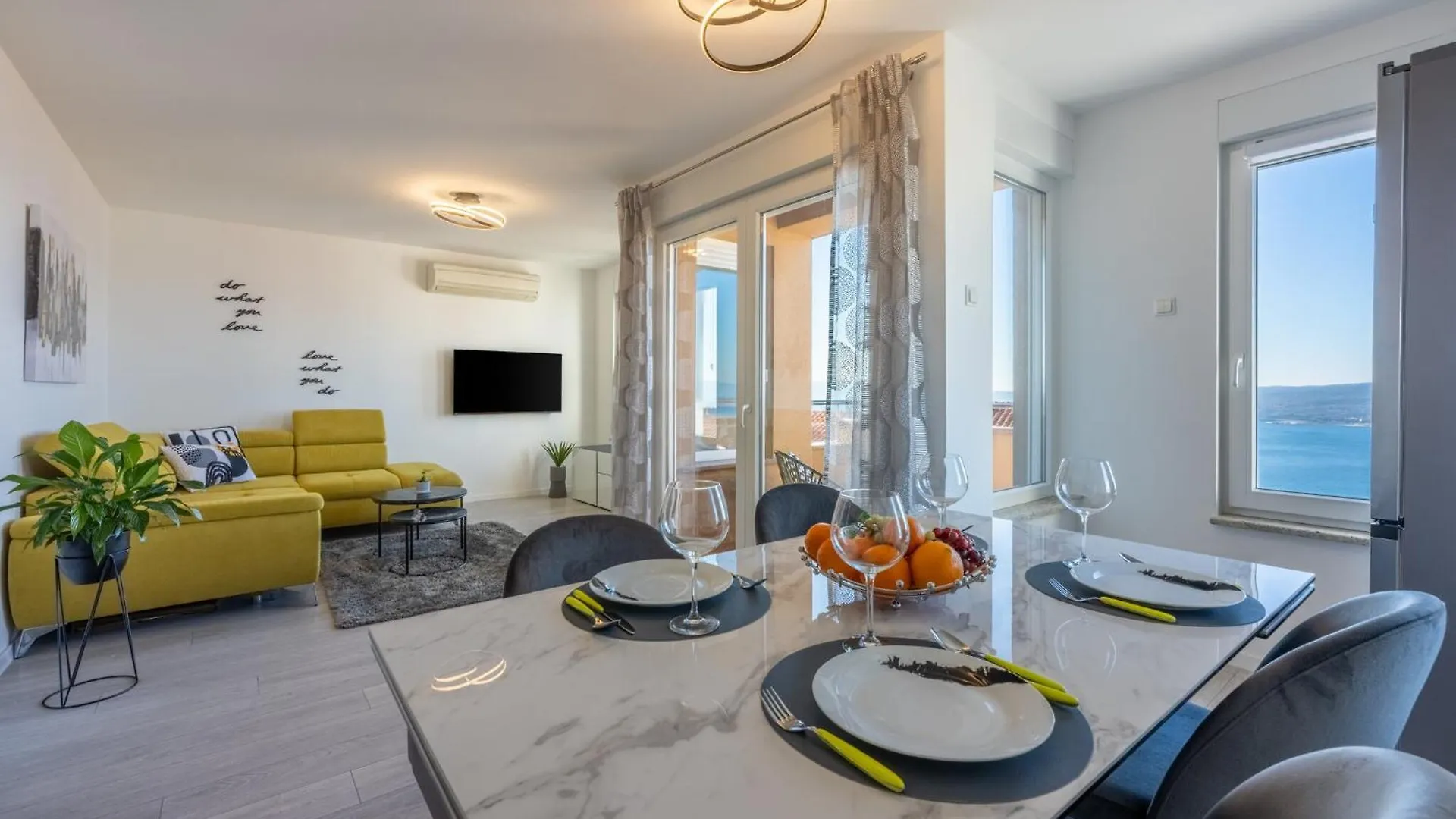 Klara Apartment Crikvenica 0*,